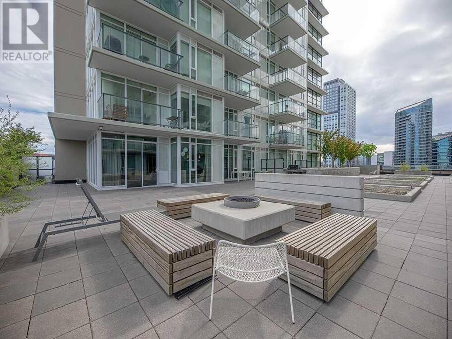 Modern Suite Calgary Downtown 5 Min Walk Stampede 외부 사진